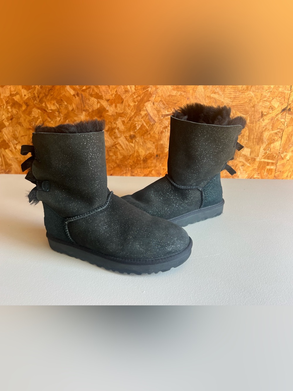 Women’s UGG Black Sparkle  Boots w/ Fur Lining Size 8 - Very Clean Condition